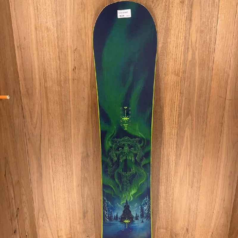 2023 Nitro Beast Snowboard